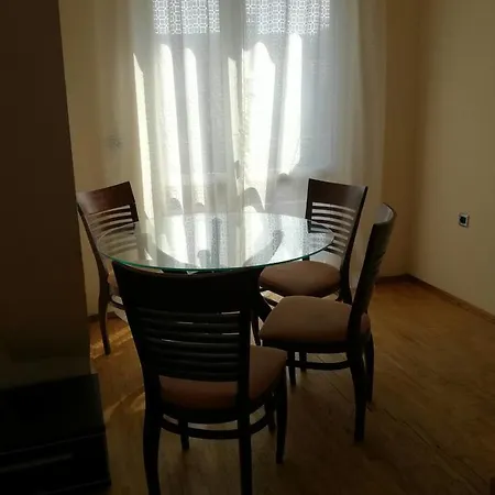 Apartment Lider Pop Hariton *