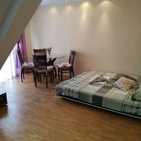 Apartment Lider Pop Hariton Varna