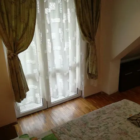 Apartment Lider Pop Hariton